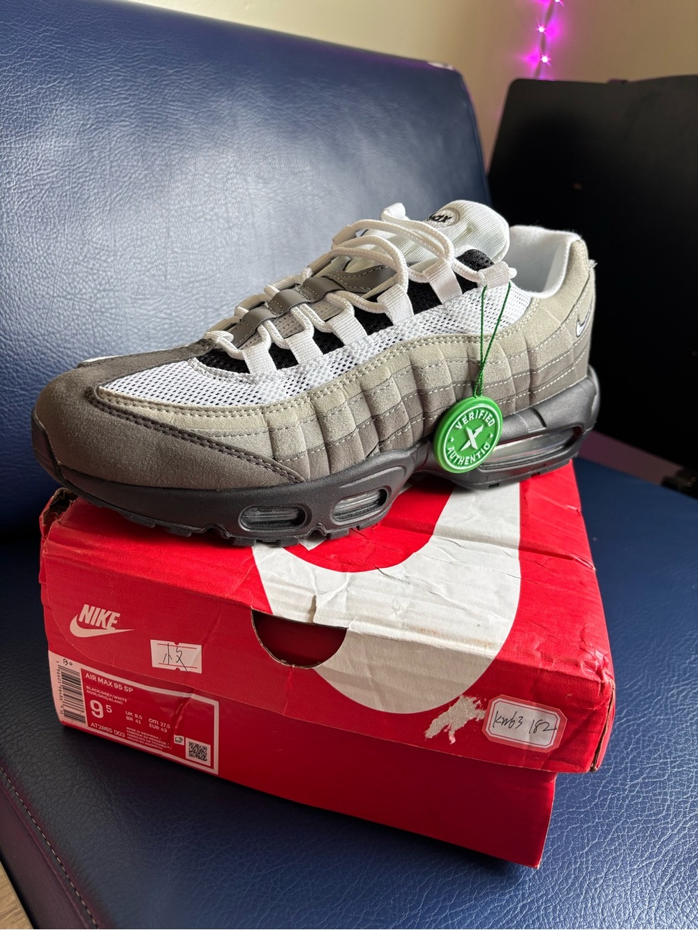 Nike Air Max 95 Men’s Sneakers - White & Gray